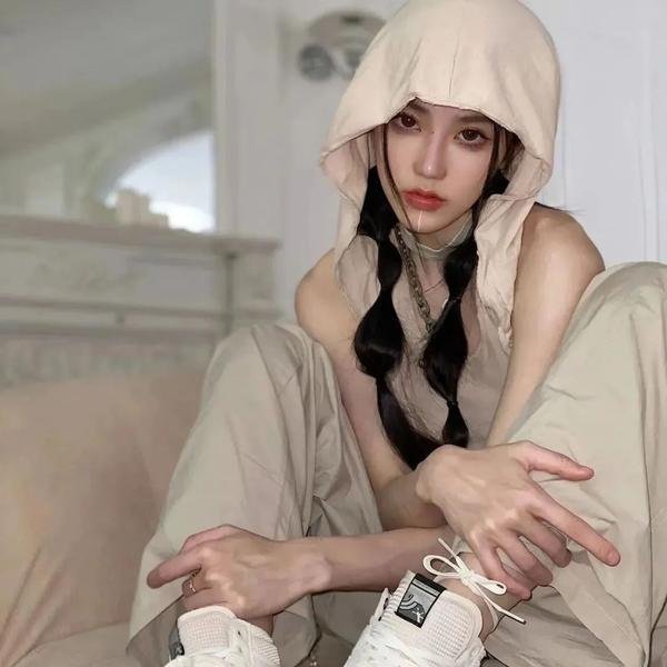 别告诉她